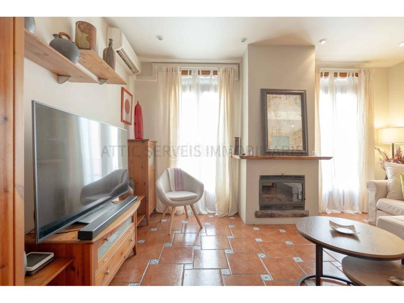 Foto ee20f5a5-8492-4a5f-97a7-467f3e14dc94. Casa preciosa casa en venta en el centro , 3 habitaciones, sala polivalente de 38m, patio de 45m, terraza y gar en Sentmenat