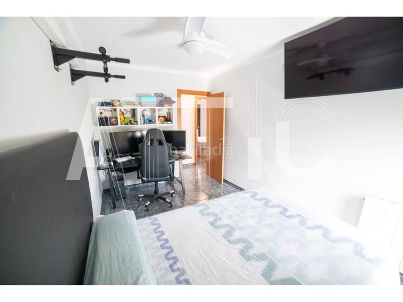 Foto 5cbda908-f40f-4585-b592-d490a9943ff2. Appartamento con riscaldamento in Can Rull Sabadell