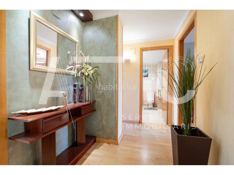 Foto 2770bf2b-8f76-4284-abec-88e36c0542de. Pis amb calefacció aparcament a Creu de Barberà Sabadell