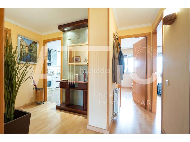 Foto d3444dcb-b8e9-436f-91f5-3813256dd68c. Pis amb calefacció aparcament a Creu de Barberà Sabadell