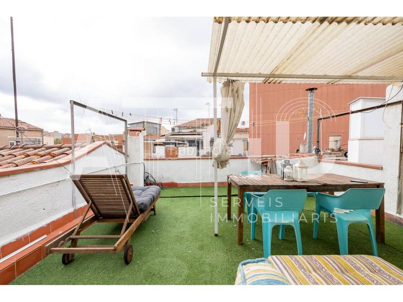 Foto 2ee85d2c-71f3-46d4-a7ca-b73c311319cc. Casa  en venta en la Creu de Barberàrománica con espectacular garaje, 3 habitaciones y 3 terrazas en Sabadell