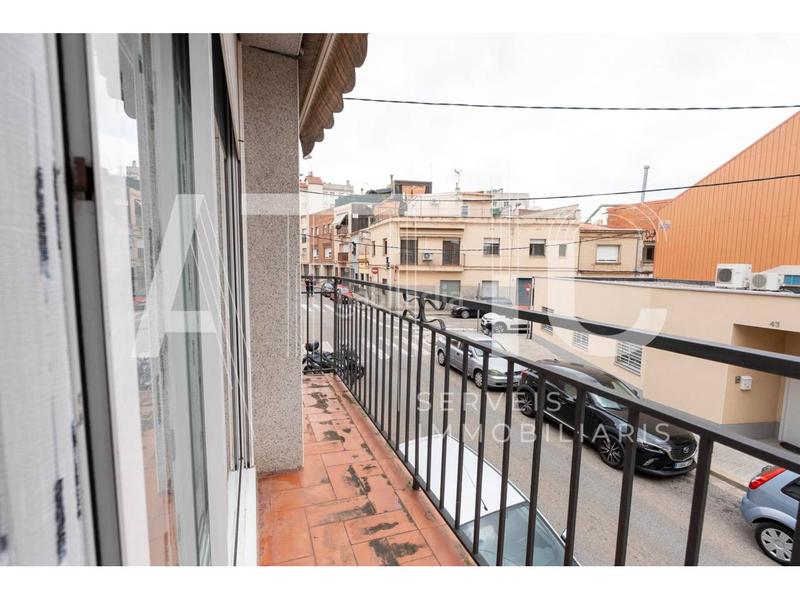 Foto 55674e4c-d11a-4039-913a-74ea86e6b0ad. Casa  en venta en la Creu de Barberàrománica con espectacular garaje, 3 habitaciones y 3 terrazas en Sabadell