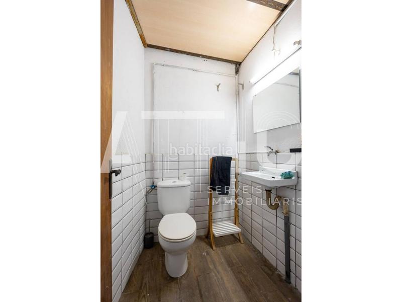 Foto bfb94747-a93b-4355-a206-9b6c0020fb9e. Casa  en venta en la Creu de Barberàrománica con espectacular garaje, 3 habitaciones y 3 terrazas en Sabadell