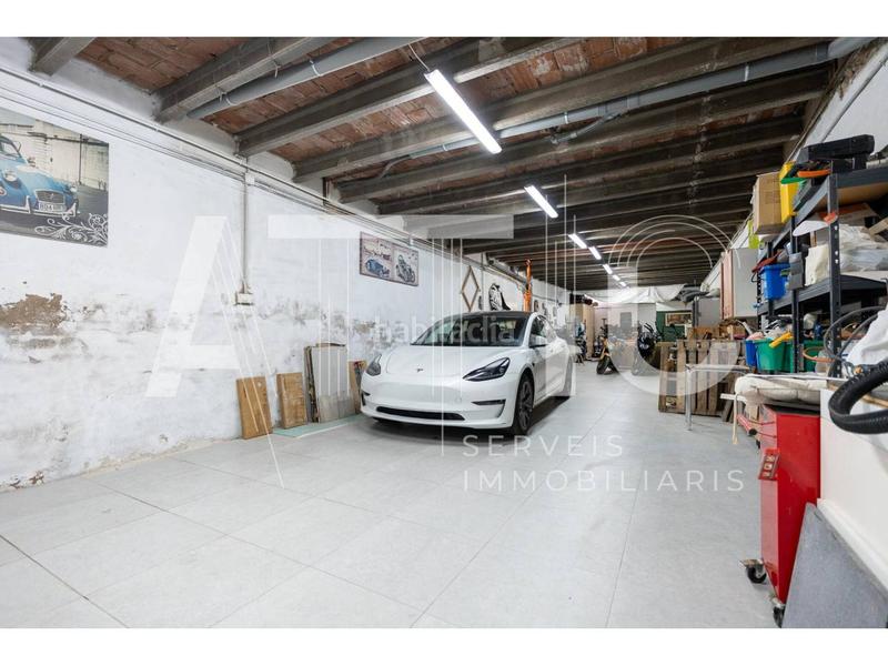 Foto e205601f-c4a4-4b05-a92b-9920f084b8a7. Casa  en venta en la Creu de Barberàrománica con espectacular garaje, 3 habitaciones y 3 terrazas en Sabadell