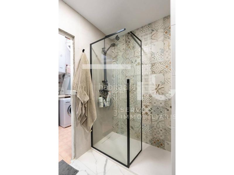 Foto f79fa101-7eaa-434f-8938-18f8ca7f1d36. Casa  en venta en la Creu de Barberàrománica con espectacular garaje, 3 habitaciones y 3 terrazas en Sabadell