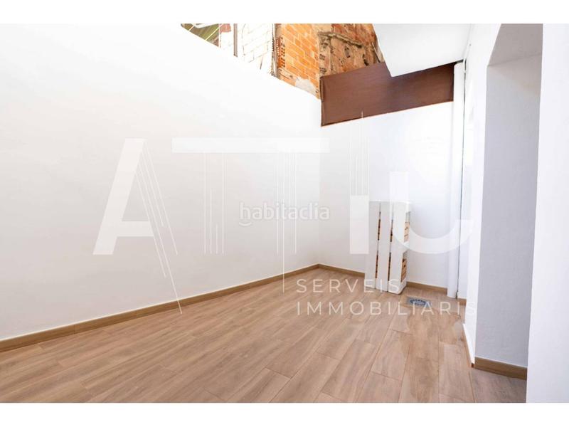 Foto 6716716c-918b-45b6-bf8e-83e65a3d3653. Piso planta baja nueva a estrenar en ca noriac, junto a avenida matadepera, 1 habitación, patio y completamente amueblada en Sabadell