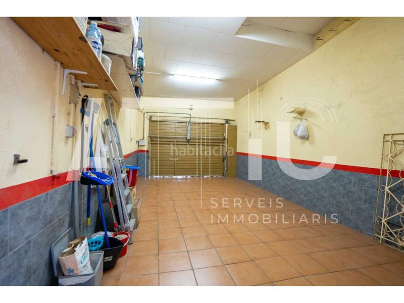 Foto 00fcee3f-efe3-4b62-bc67-a2e0da2fae80. Chalet mit parking in Centre Sabadell