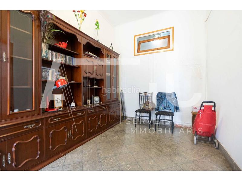 Foto 0abeeec8-691d-4506-939f-f09efb57aff5. Chalet mit parking in Centre Sabadell