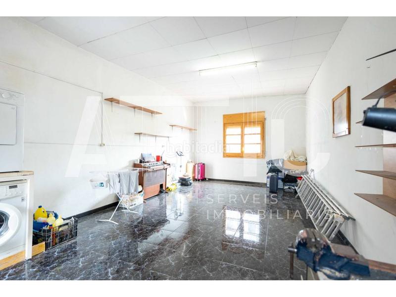 Foto 1c6ad83d-2269-4826-87e1-79c3aae26b69. Chalet mit parking in Centre Sabadell