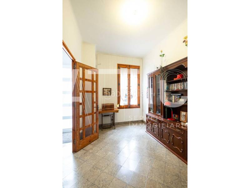 Foto 206693b8-7ca3-4069-975c-a99c42fe1ebf. Chalet mit parking in Centre Sabadell