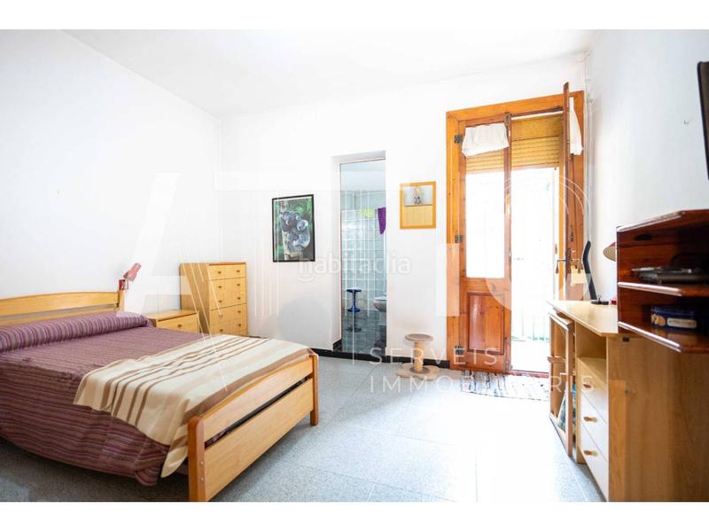 Foto 25222bb5-2db8-4dac-b41b-2097d0892689. Chalet mit parking in Centre Sabadell