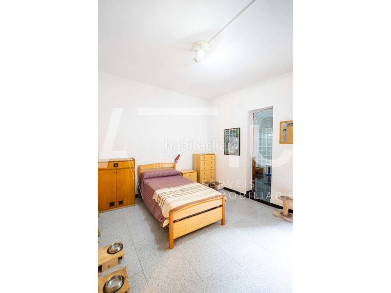 Foto 8311358e-4f13-4693-b8dd-6c35f57165b3. Chalet mit parking in Centre Sabadell