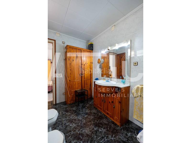 Foto a95a417d-75c6-45d9-9c2c-a1781a864aa8. Chalet mit parking in Centre Sabadell