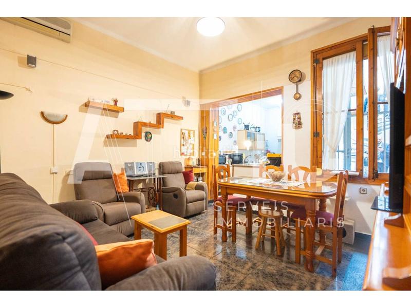 Foto ac1ca271-41a2-4442-ba0c-032806d06efe. Chalet mit parking in Centre Sabadell