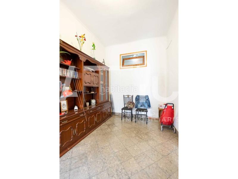 Foto c06b9b81-3aee-44c4-a591-35d069df5488. Chalet mit parking in Centre Sabadell