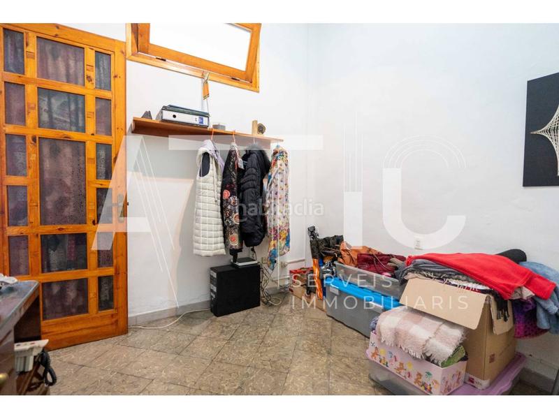 Foto c333b5b2-72fe-44c6-a734-90c714017397. Chalet mit parking in Centre Sabadell