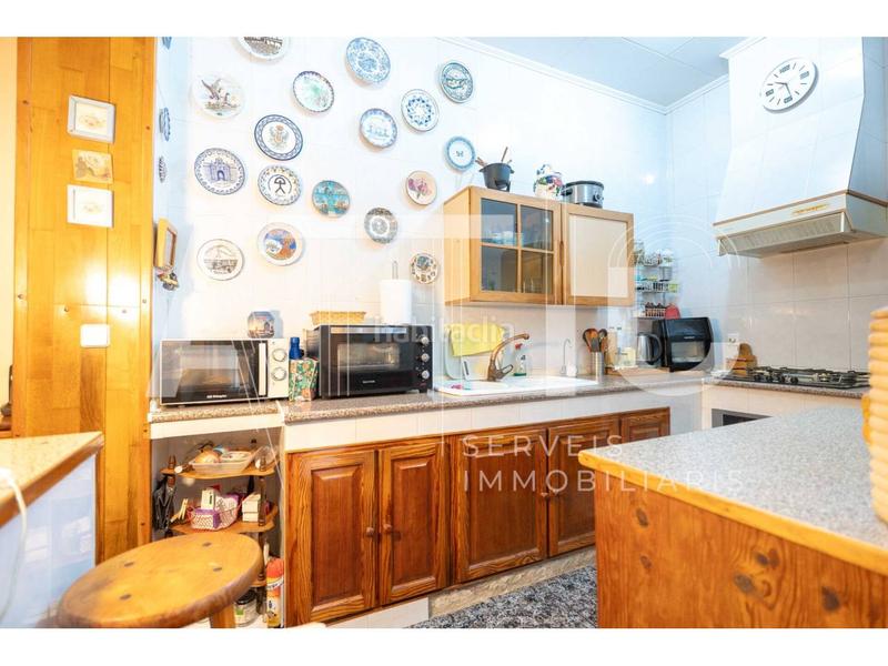 Foto cef78bcc-a714-48fb-b1aa-9fd2a6cf67a5. Chalet mit parking in Centre Sabadell