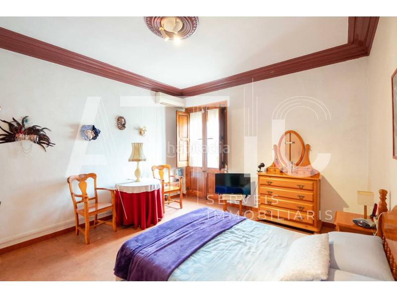 Foto d2049e7f-316c-4335-875a-6000d4d507bd. Chalet mit parking in Centre Sabadell