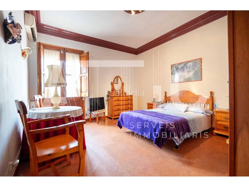 Foto d7becb04-9260-4932-ad94-80a3103c6e2b. Chalet mit parking in Centre Sabadell