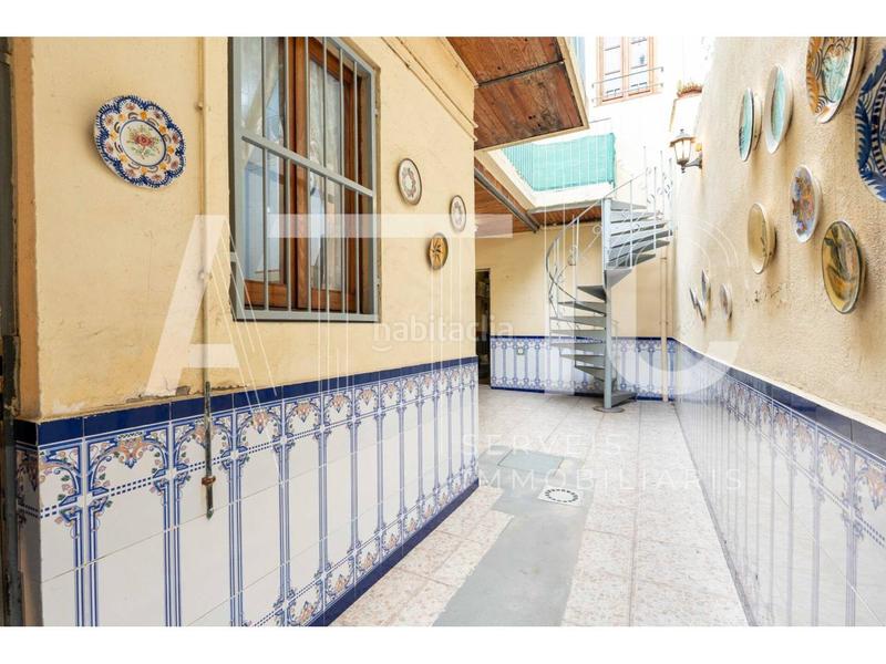 Foto d9d3bb8d-9ca4-4736-82d6-e8eea04a9318. Chalet mit parking in Centre Sabadell