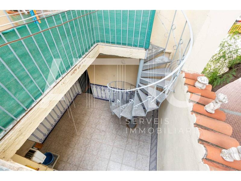 Foto f8c0b534-1e2d-4058-90c4-d511f2b59be8. Chalet mit parking in Centre Sabadell