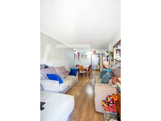 Flat  Calle la palma. Piso completamente reformado, 3 habitaciones, 2 baños, balcón y