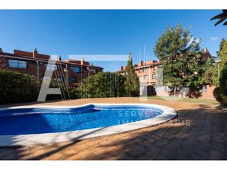 Haus  Calle mont blanc. Casa adosada en sant cugatmirasol con zona comunitaria con pisci