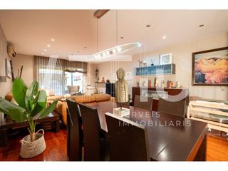 Casa  Calle joanot martorell. Espectacular casa de diseño con garaje para 4 coches, 4 suites,