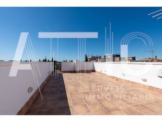 Casa  Calle santander. Casa en venta en terrassa, completamente reformada, 3 habitacion