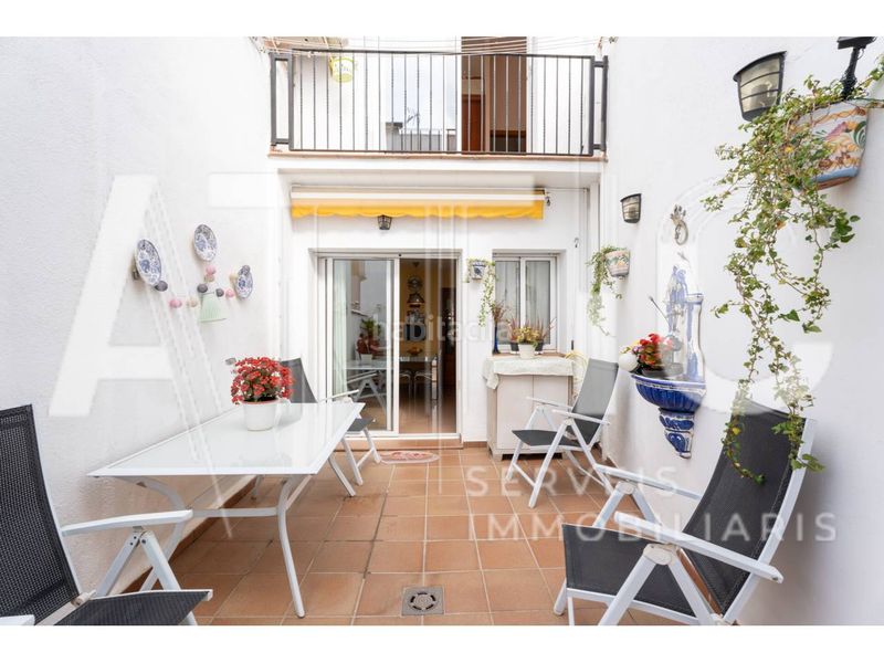 Foto 049a6c1a-72ca-4e79-92bb-19b8c95226f1. Casa con riscaldamento parcheggio in Gràcia Sabadell