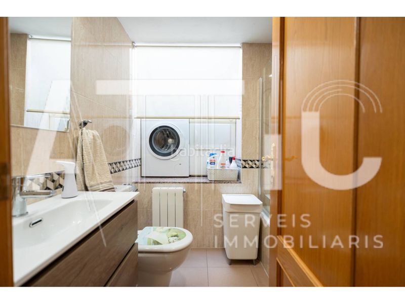 Foto 51d8c1d1-0b2e-464b-8a72-b6b1569ec34f. Casa con riscaldamento parcheggio in Gràcia Sabadell