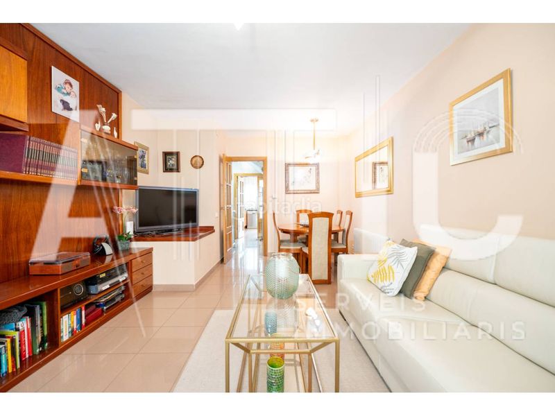 Foto a755cdf9-7096-435a-a3fa-42a1d54e9023. Casa con riscaldamento parcheggio in Gràcia Sabadell