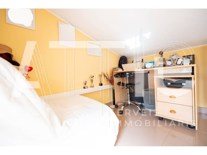 Foto b7fc8b5b-d5f8-4c9e-a5e7-b8eae38ba18c. Casa con riscaldamento parcheggio in Gràcia Sabadell