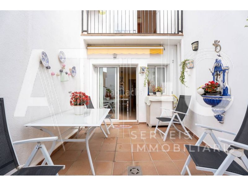 Foto be2904b6-8324-46bb-8d5d-7707c228f8f0. Casa con riscaldamento parcheggio in Gràcia Sabadell