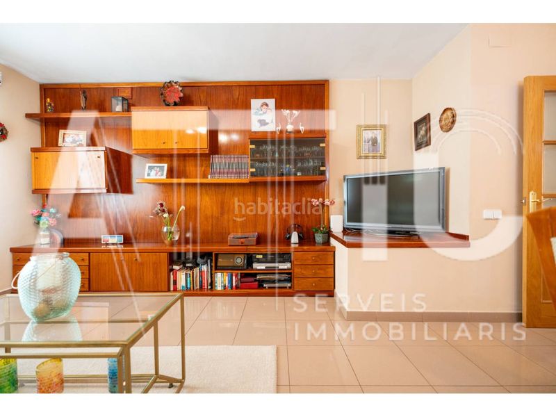 Foto d12180cc-605e-4675-be46-656ad22f2038. Casa con riscaldamento parcheggio in Gràcia Sabadell
