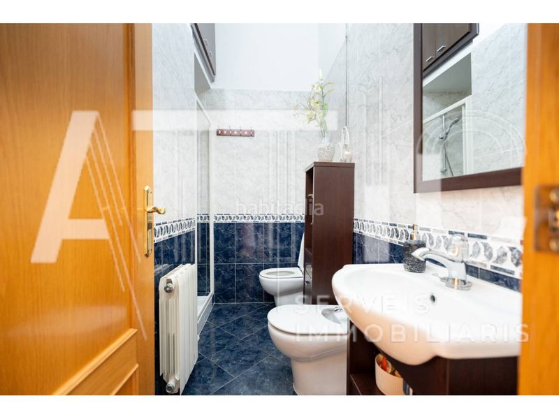 Foto ebd574d4-2643-400e-a27a-4b21a55188ce. Casa con riscaldamento parcheggio in Gràcia Sabadell