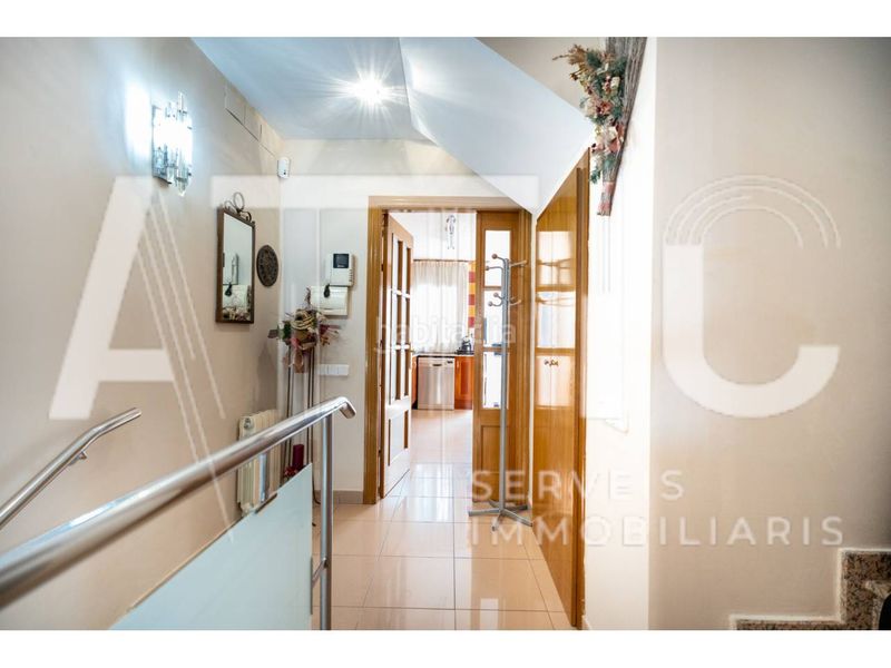 Foto f0dfcae9-cd8f-4ac4-971a-1784e1686bdf. Casa con riscaldamento parcheggio in Gràcia Sabadell