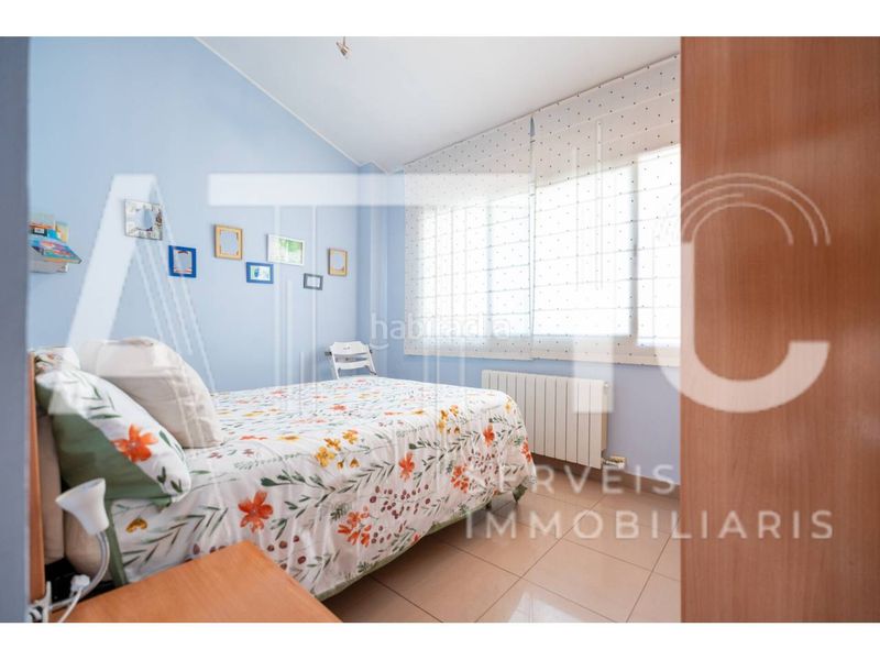 Foto f11361bc-5a84-4dc5-9a67-b2cfd02c7e9d. Casa con riscaldamento parcheggio in Gràcia Sabadell