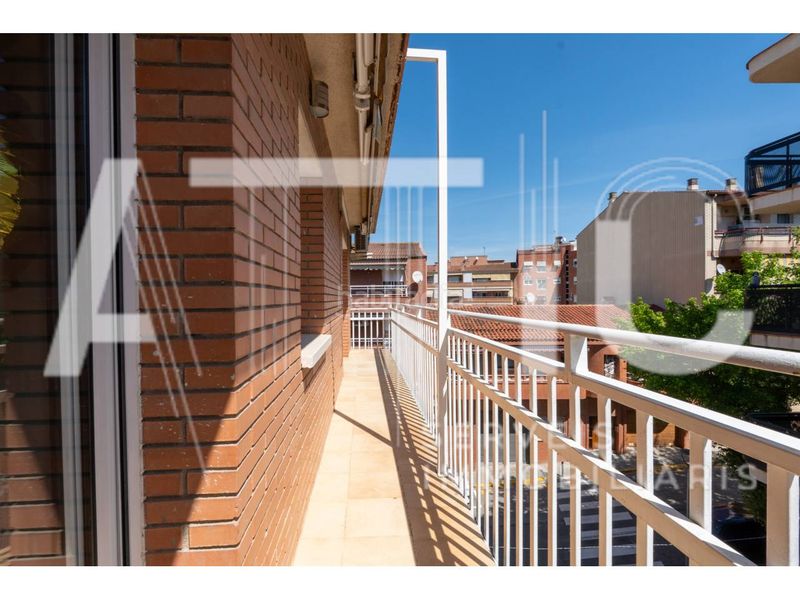 Foto 07b62b86-2f75-4908-aa4c-4c55ed31a702. Àtic amb calefacció aparcament a Polinyà