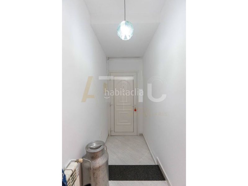 Foto ac056196-4445-436b-abb1-bb5aa6fabfba. Casa amb calefacció aparcament a Gràcia Sabadell