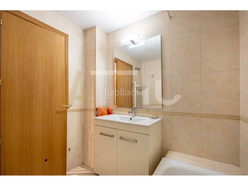 Foto 1e3dcf8e-f537-43e7-ad36-3683ec351380. Flat with heating parking in Gràcia Sabadell