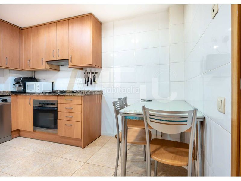 Foto d43589a0-9bc9-425a-87d1-6d8e6137ad3c. Flat with heating parking in Gràcia Sabadell