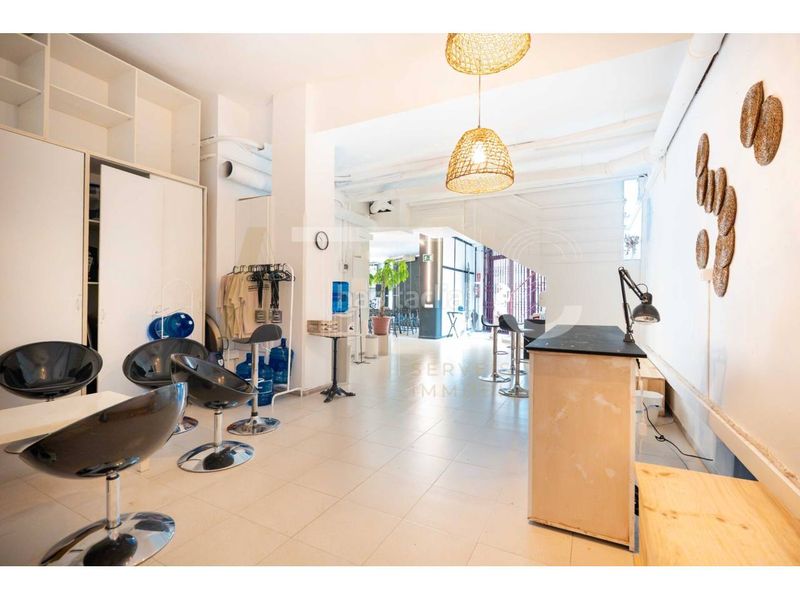 Foto 387fe7d9-3cbf-4799-83c7-e7e8cee59ea1. Local comercial a Campoamor Sabadell