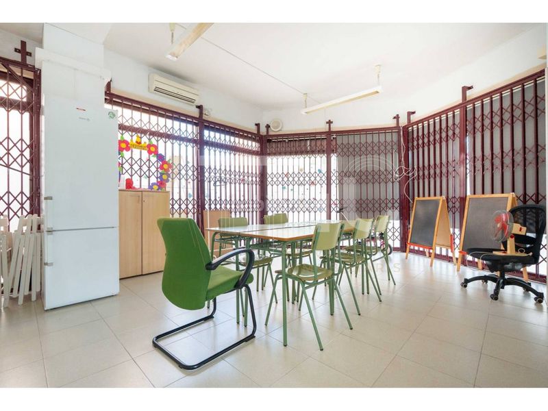 Foto 4fbf3219-2dd3-402f-8bda-05f24bf5bc76. Local comercial a Campoamor Sabadell