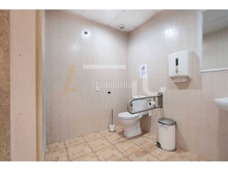 Foto 53984668-2196-4401-a1ce-949c4cbbe334. Local comercial a Campoamor Sabadell
