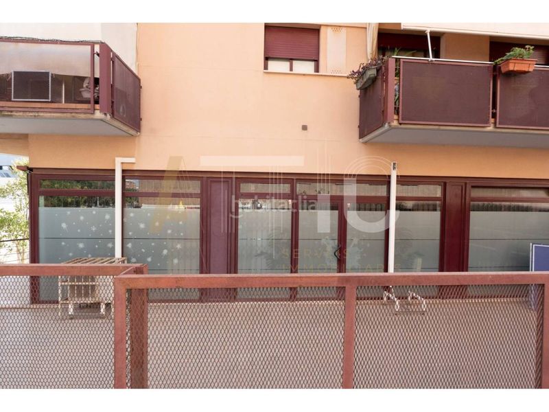 Foto 55644d49-740b-4d29-a15a-57fe7b5cfb63. Local comercial a Campoamor Sabadell