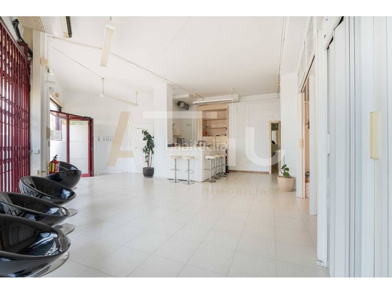 Foto 6cc7e883-3f5c-4b2b-bef2-4b80ff735a57. Local comercial a Campoamor Sabadell