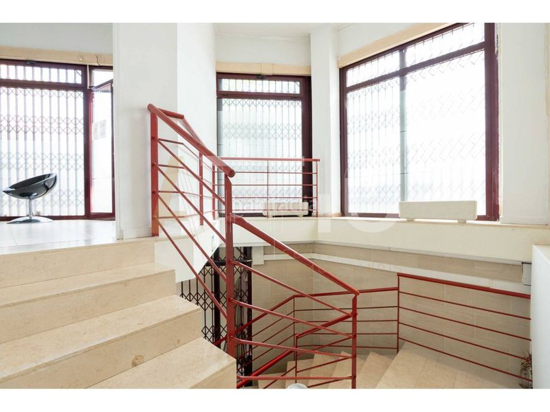 Foto 88936f4b-a0e6-48a9-82bb-a9979b88d3da. Local comercial a Campoamor Sabadell