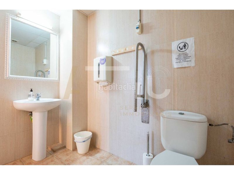 Foto 9b62a963-dfc5-4350-83f5-99545846a202. Local comercial a Campoamor Sabadell