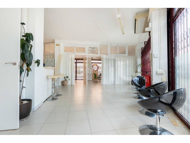 Foto acaf83c0-bbe2-4f00-a033-53ac80094850. Local comercial a Campoamor Sabadell